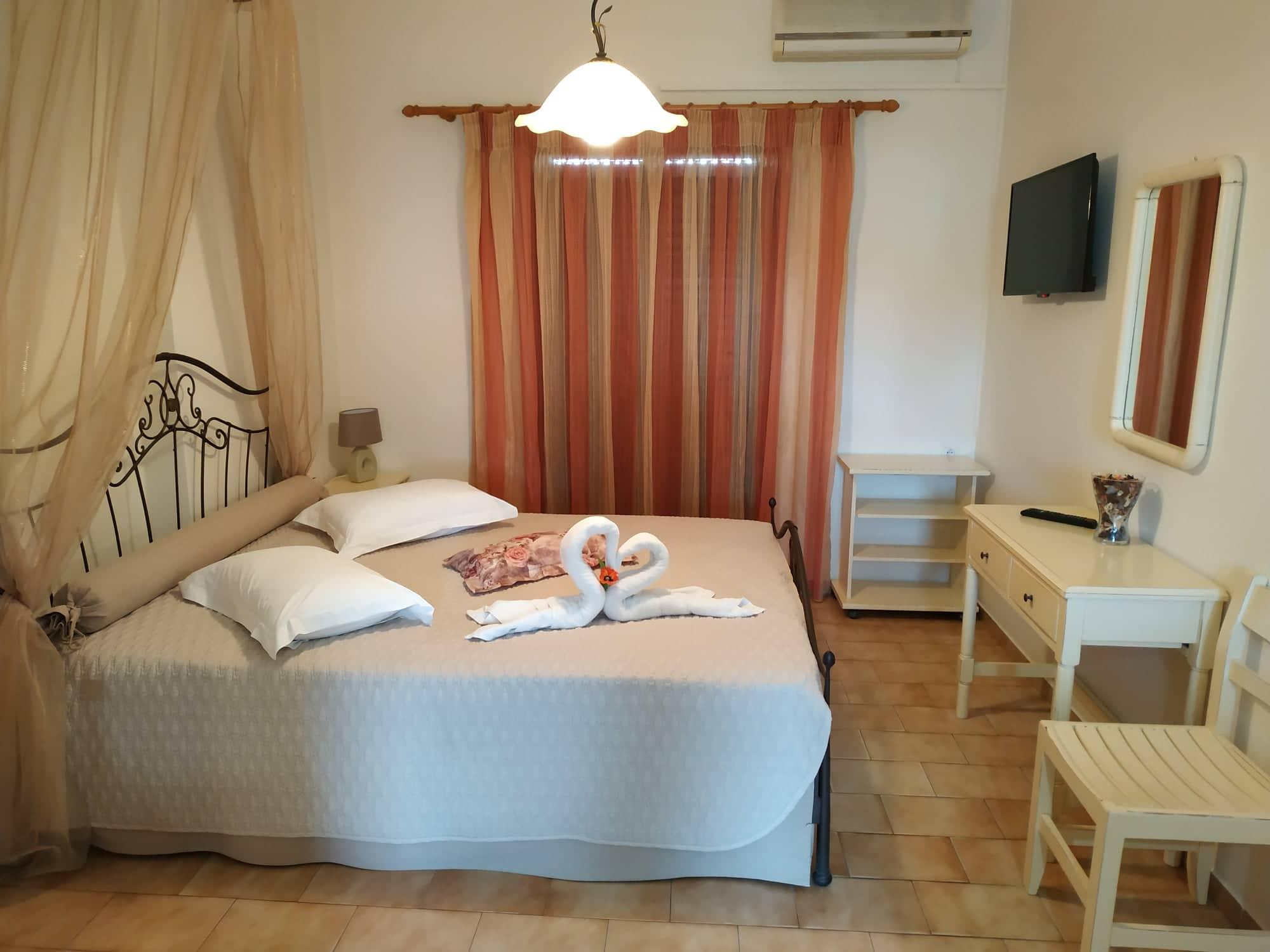 Eleni'S Garden & Castello Suites Alykanas  Exterior foto