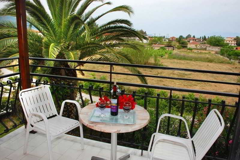 Eleni'S Garden & Castello Suites Alykanas  Exterior foto