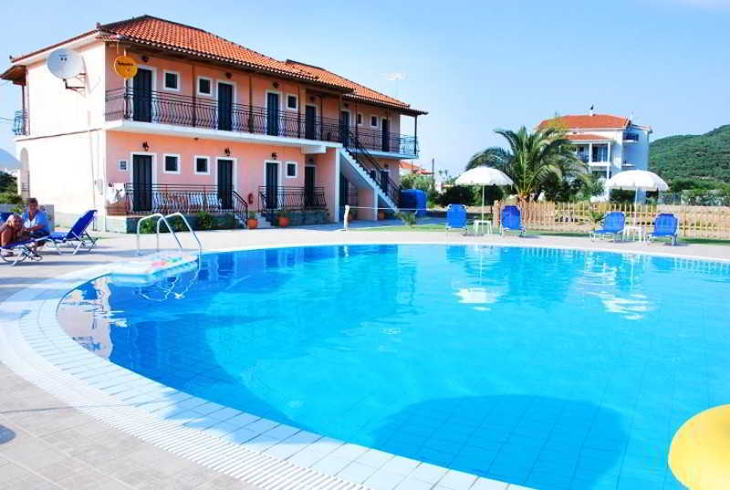 Eleni'S Garden & Castello Suites Alykanas  Exterior foto